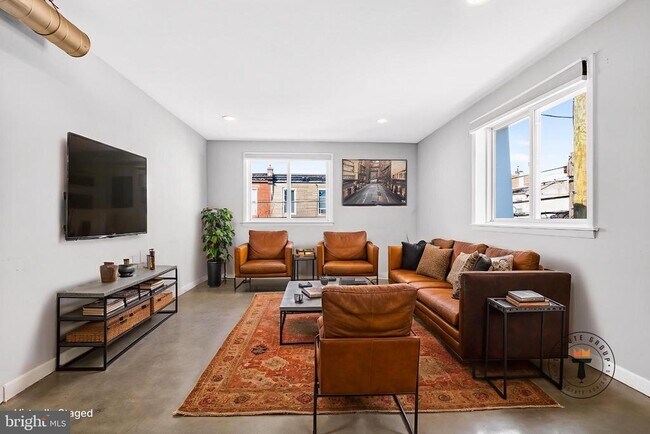 Building Photo - 2579 Memphis St