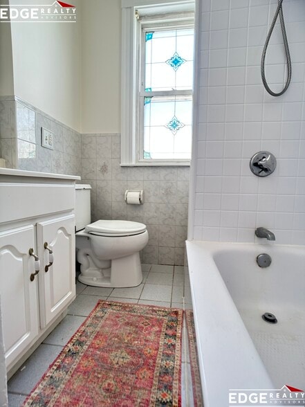 Building Photo - 80 Fairbanks St