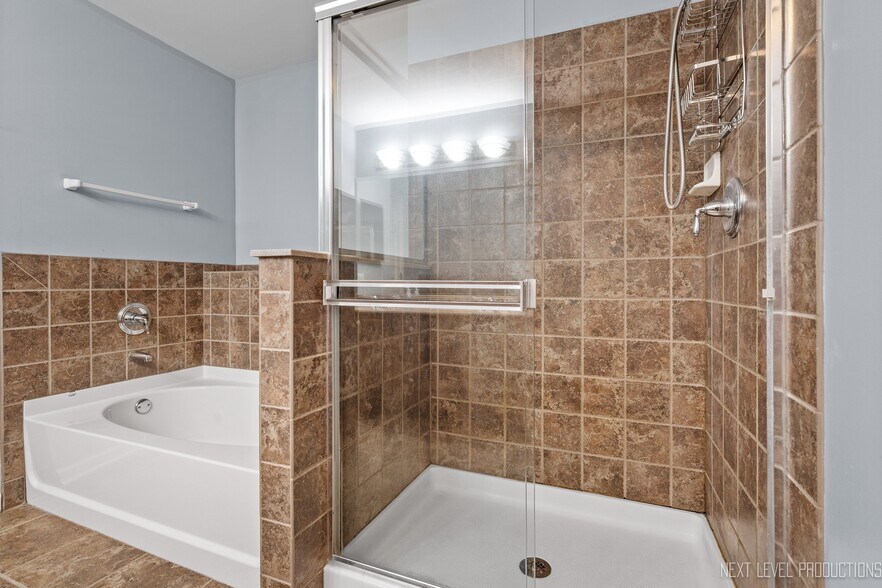 Building Photo - 5426 Cloverdale Rd