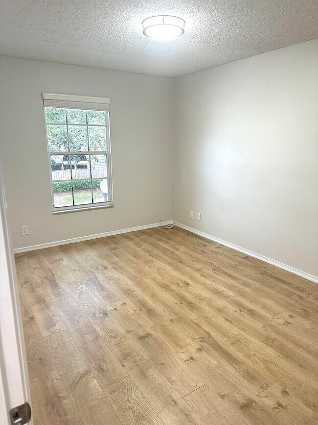 Building Photo - 5387 Grand Park Pl