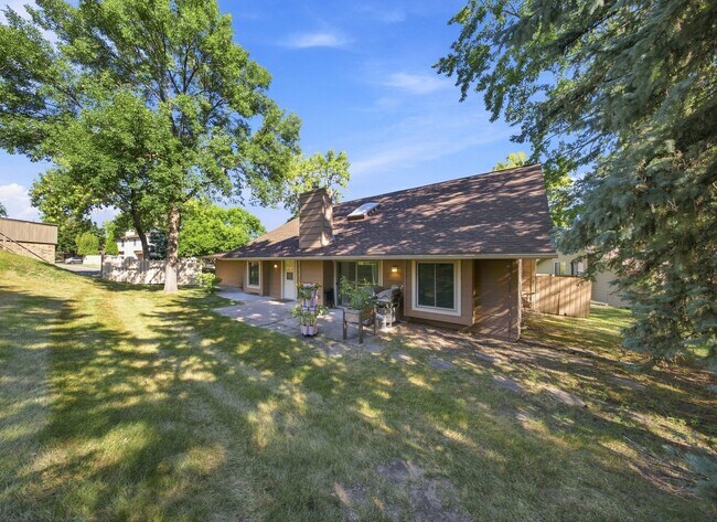 Building Photo - 2133 Tamarin Trail