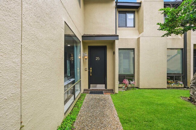 Building Photo - 1116 Bering Dr