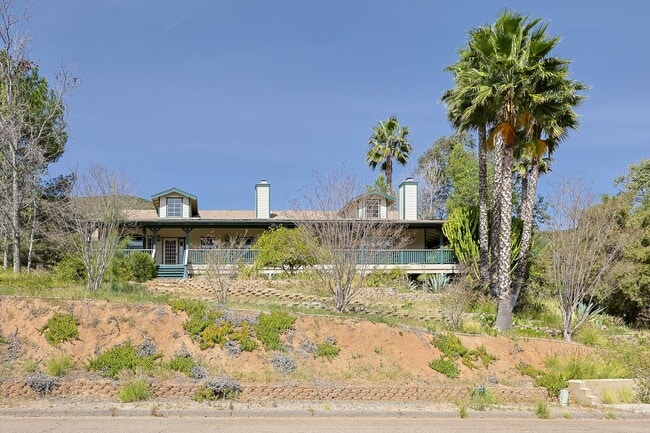 Building Photo - 5BR Home in Ramona Country Estates with Pool & Views