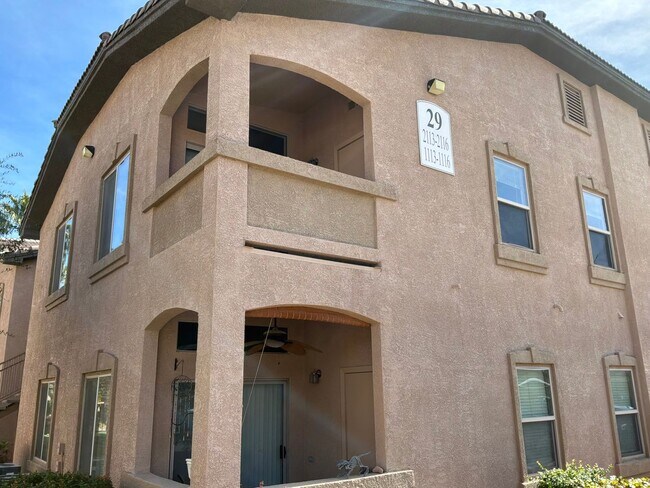 Building Photo - 2 bedroom 2 bathroom Condo