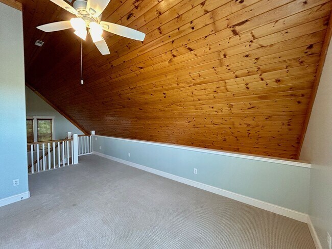 Building Photo - Central AVL - Custom Built, Made for Enter...