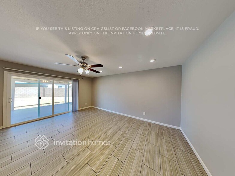 Building Photo - 1922 E Balboa Dr