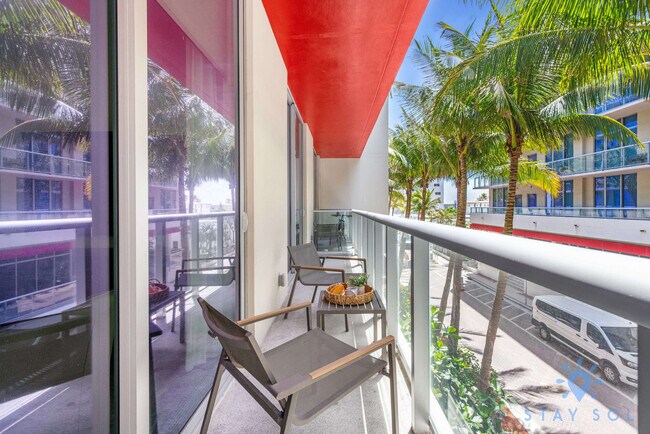 Building Photo - 777 N Ocean Dr