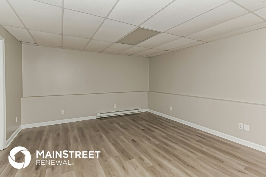 Building Photo - 5655 Leatherwood Ln