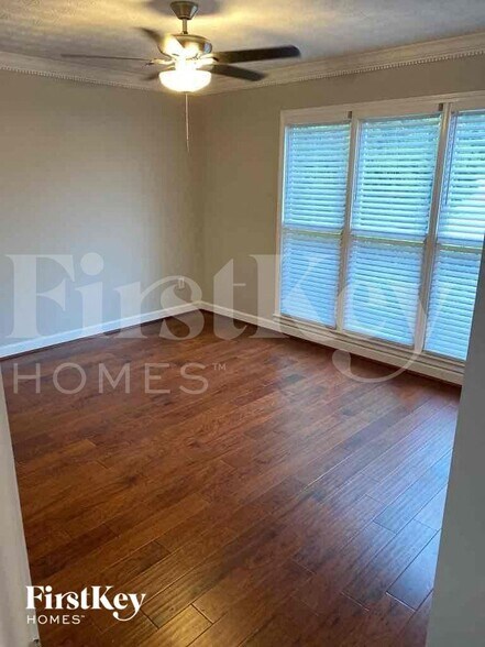 Building Photo - 1020 Forest Hills Dr SE