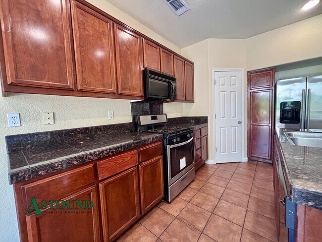 Building Photo - 1268 Picadilly Ln