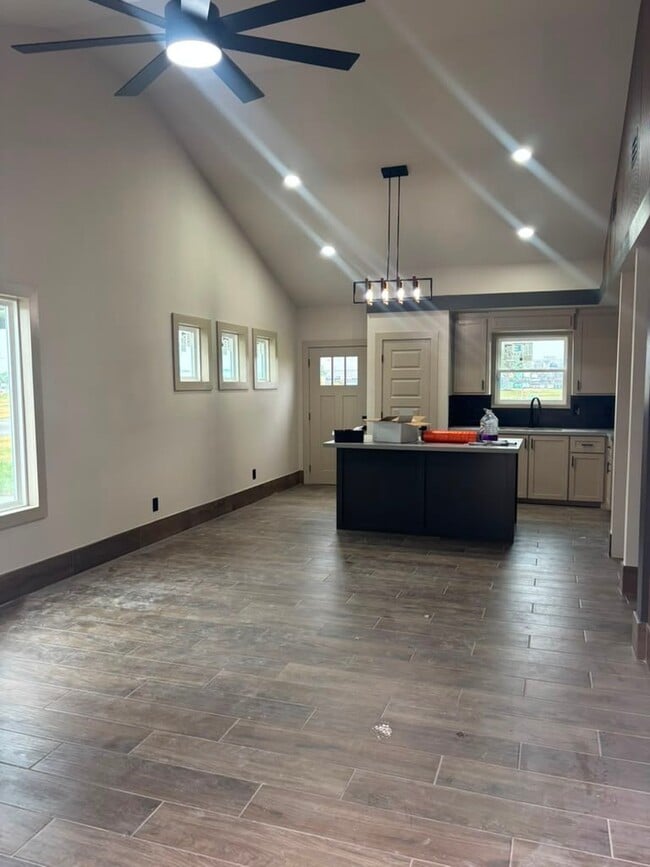 Building Photo - 504 Faith Dr