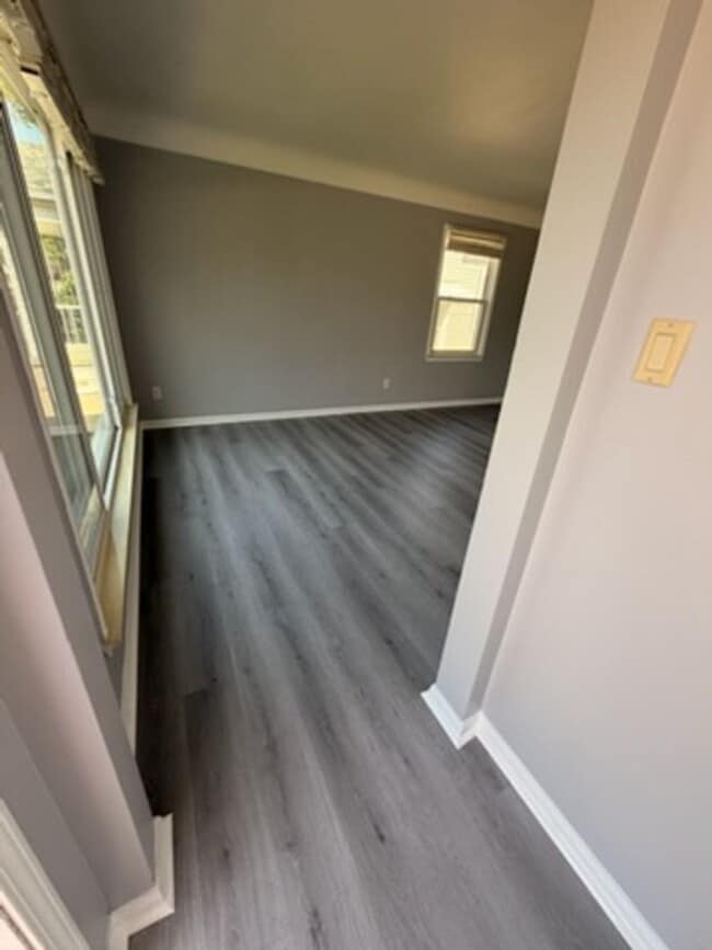 Building Photo - Charming Single-Family Home in Desirable Allen Park Neighborhood