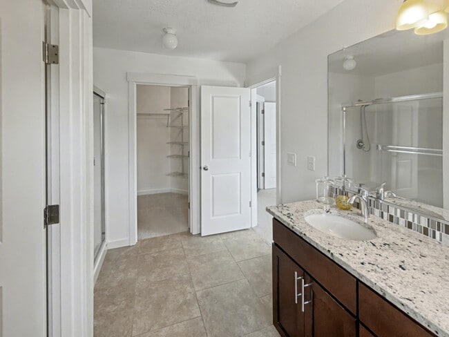 Building Photo - 588 SW 197th Pl