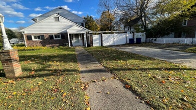 Building Photo - 101 Branch St