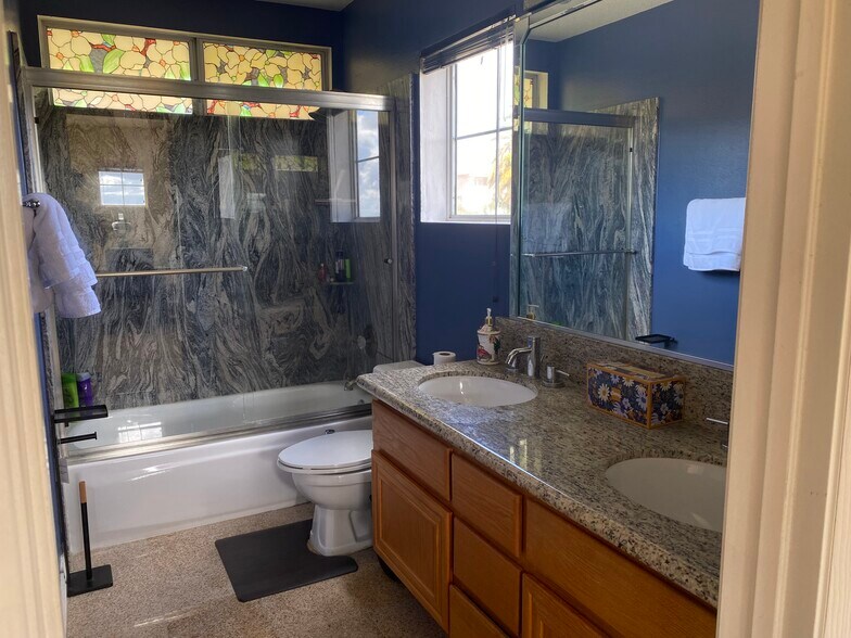 Building Photo - 13776 Monteverde Dr