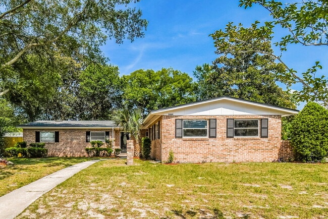 Primary Photo - 5942 Jaguar Dr W