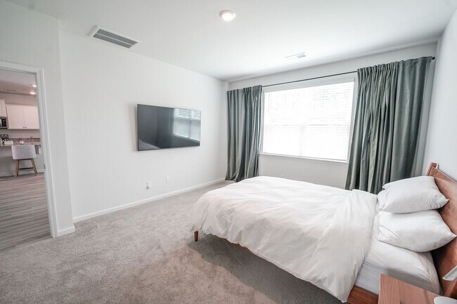 Building Photo - Available Now!