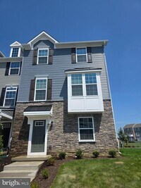 Building Photo - 703 Kalmar Ln