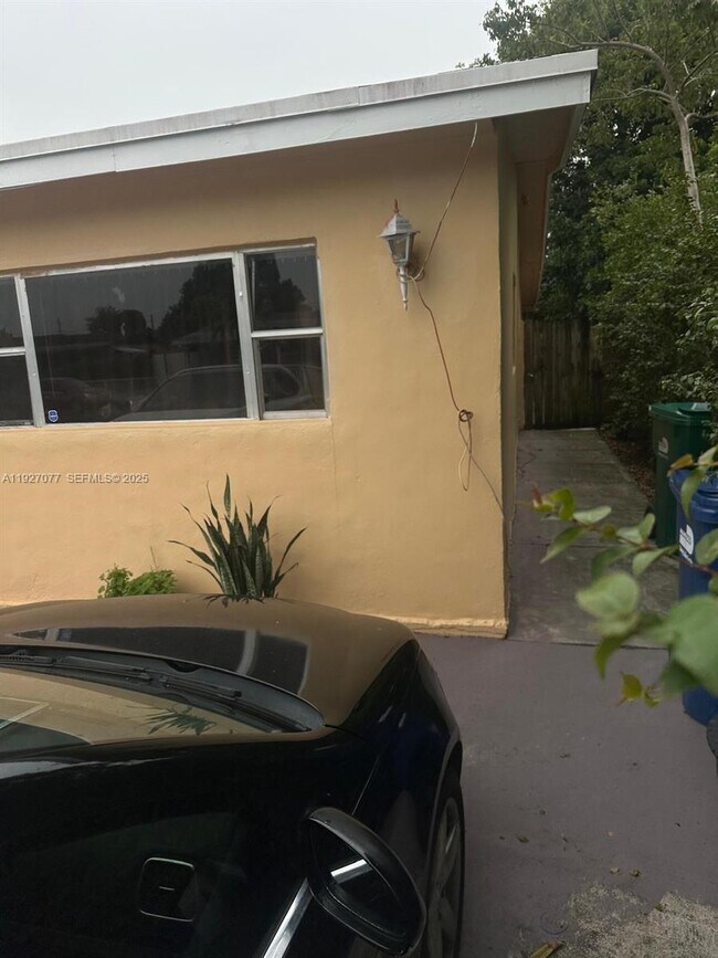 Building Photo - 1330 NE 212th Terrace