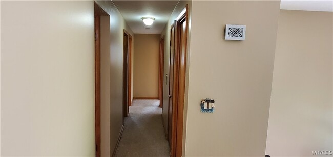 Building Photo - 35 Tomcyn Dr