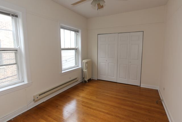 Building Photo - 824 W Waveland Ave