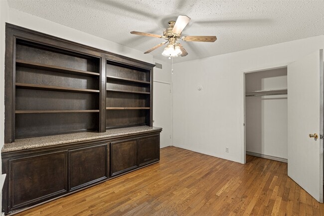 Building Photo - 2927 Rockyridge Dr