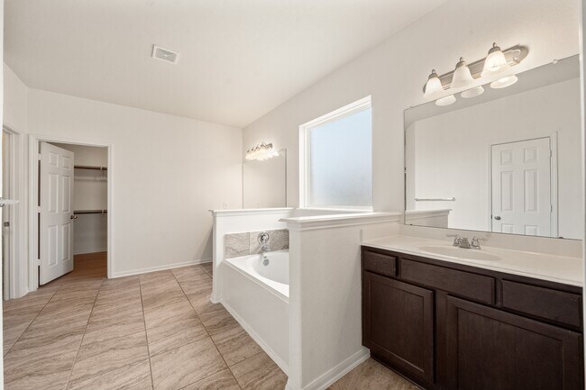 Building Photo - 6411 Westward Wood Way