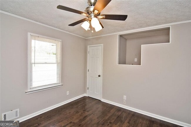 Building Photo - 86 Regency Way SE