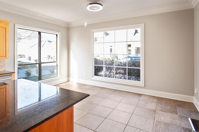 Building Photo - 1642 Ruelle De Grace Dr