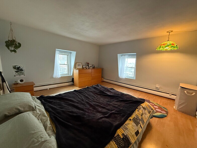 Building Photo - 6 Rice St