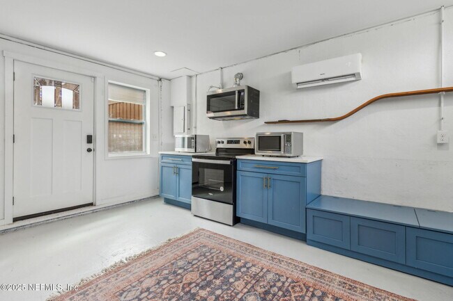 Building Photo - 2115 Forbes St