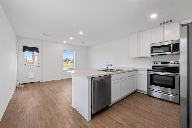 Building Photo - 1044 Rd 5203