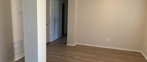 Building Photo - 1006 Hollow Oak Rd