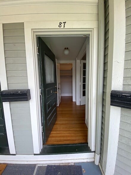 Building Photo - 87 S Washington St