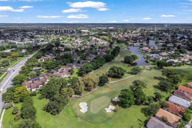 Building Photo - 8790 Holly Ct