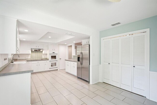 Building Photo - 2505 Comburg Castle Way