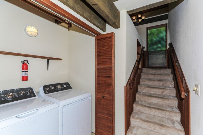 Building Photo - 3368A Anoai Pl
