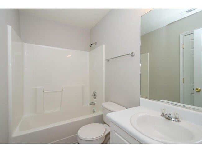 Building Photo - 663 Mickelson Way