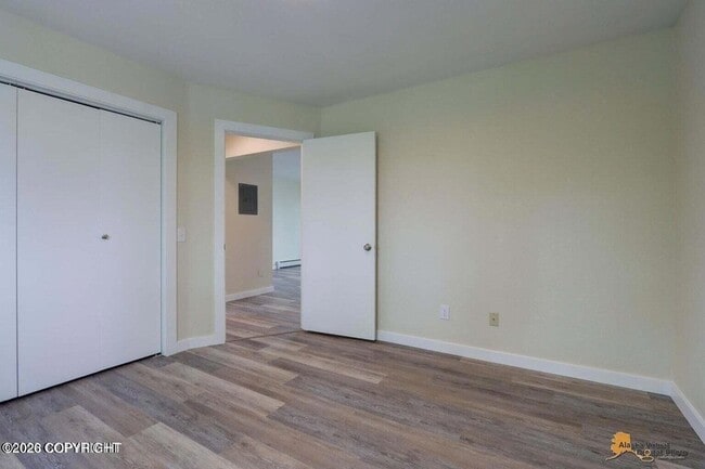 Building Photo - 430 E 14th Ave