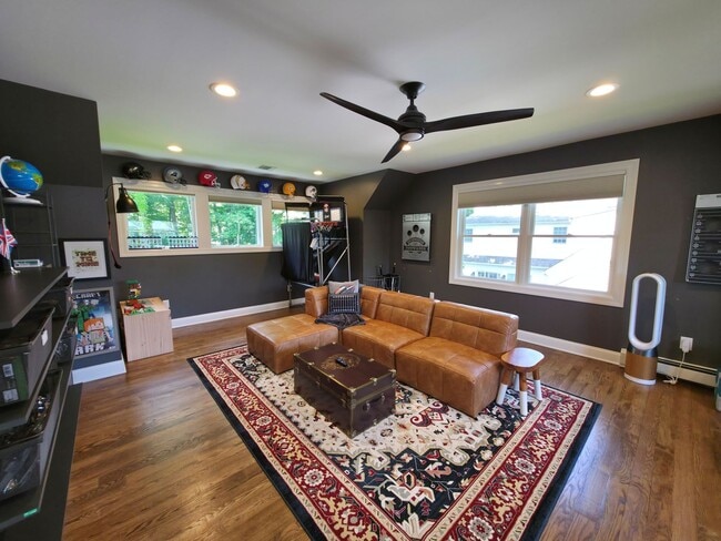 Building Photo - Luxury Living in Ridgewood
