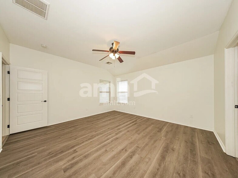 Building Photo - 1608 Ginger Ave