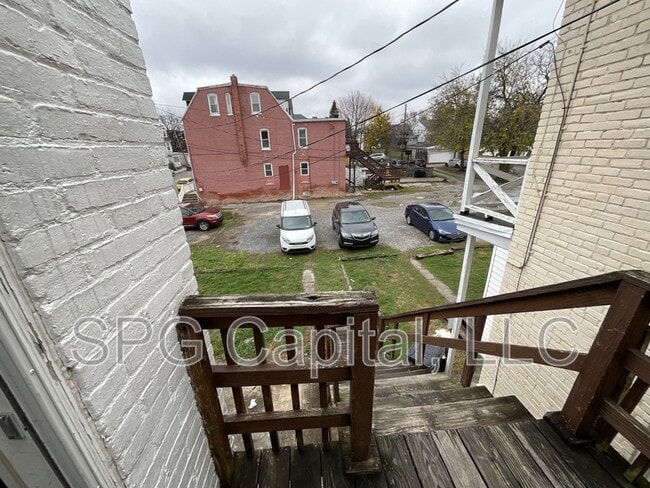 Building Photo - 245 W Jackson St