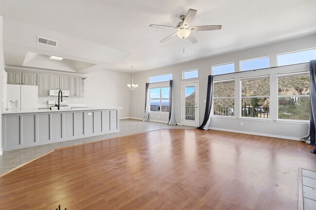 Building Photo - 4717 Excalibur Dr