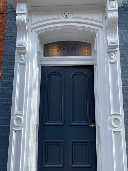 Building Photo - 126 S Market St