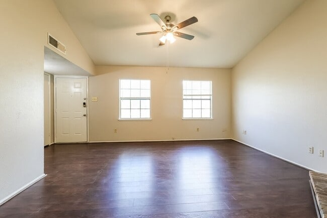 Building Photo - 2674 Lark Ln