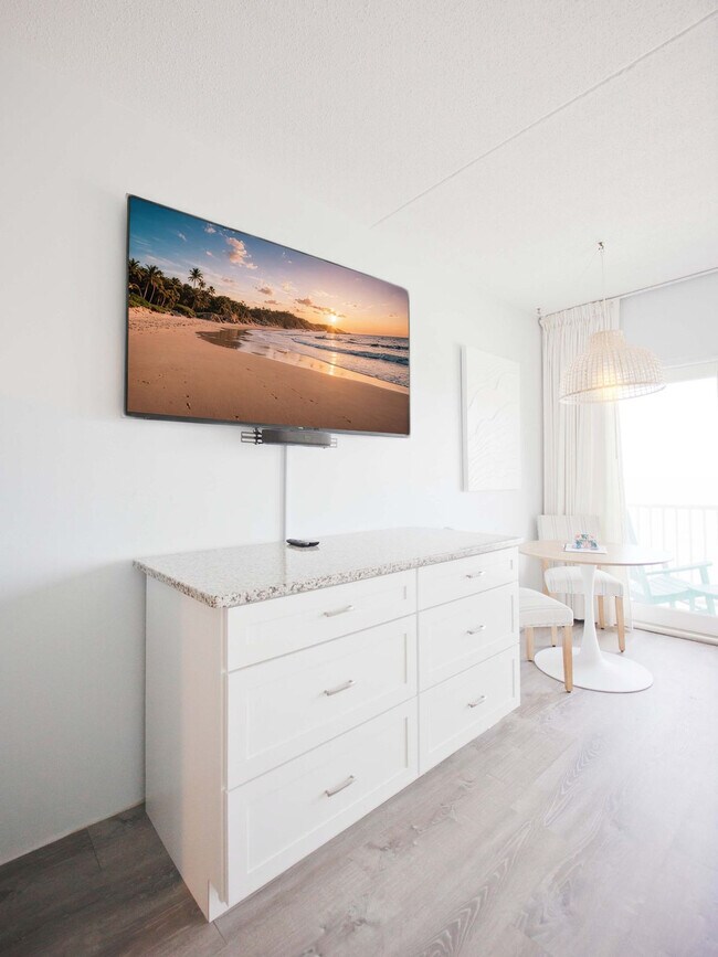 Building Photo - 703 Ocean Blvd