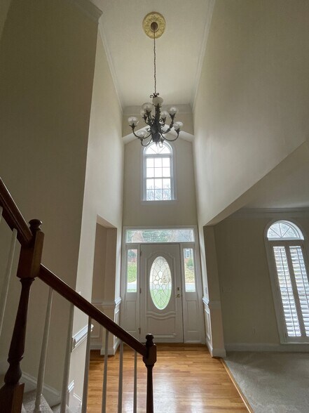 Building Photo - 7127 Weddington Brook Dr