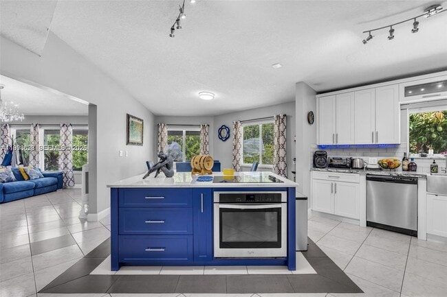 Building Photo - 15240 SW 188th St