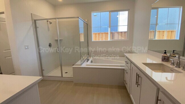 Building Photo - 2703 Joshua St