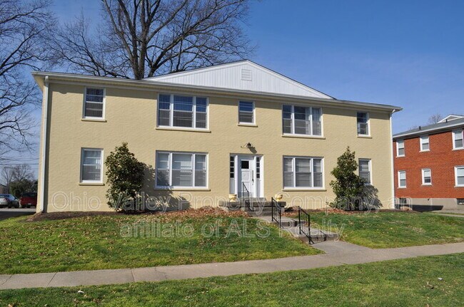 Building Photo - 2910 Abigail Dr